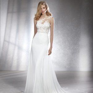 White One by Pronovias Wedding Dress Figura